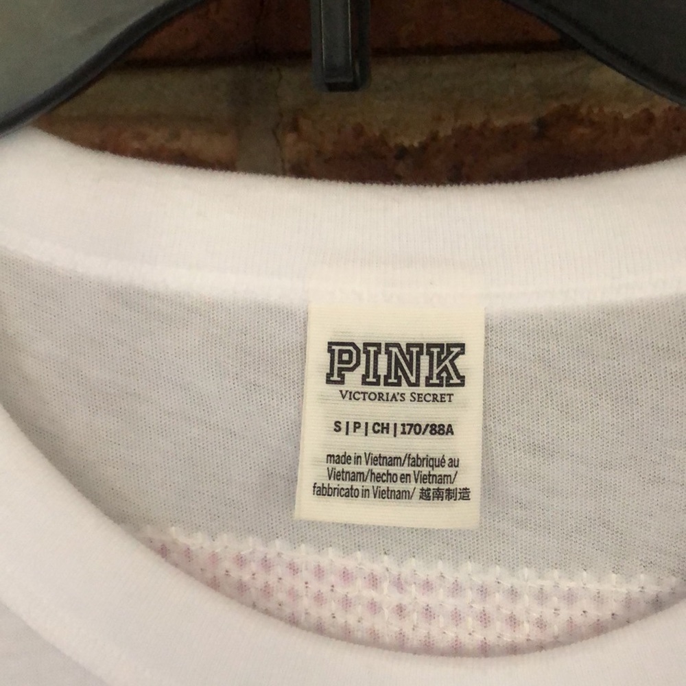 NWOT PINK Victoria’s Secret T-shirt with iridescent sequin PINK logo on back. - Picture 8 of 8